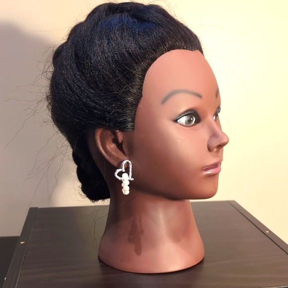 Pearl Heart Earrings - Picture 3 of 5